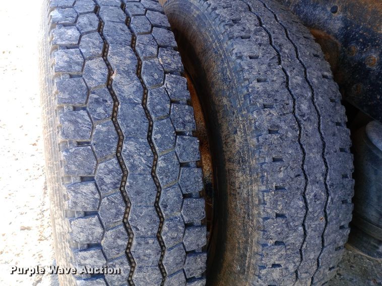 image for item EN8661 1989 Peterbilt  378 dump truck