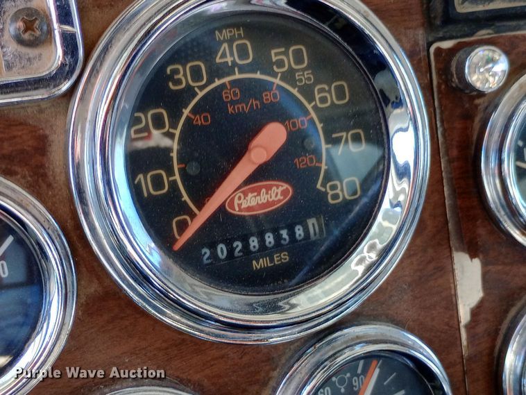 image for item EN8661 1989 Peterbilt  378 dump truck