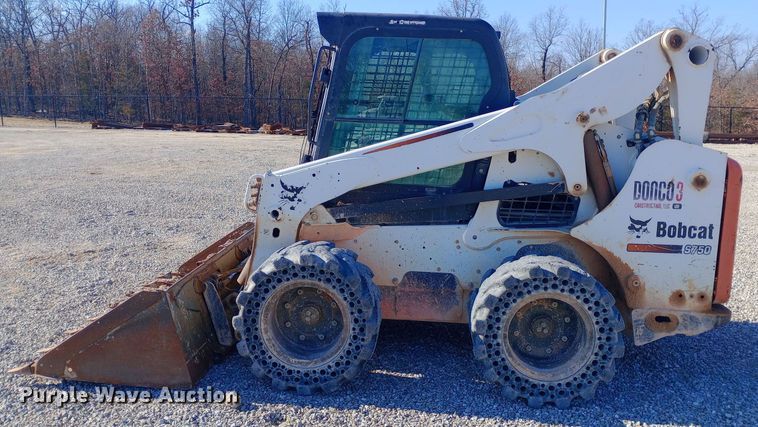 image for item EN8663 2011 Bobcat S750 skid steer loader