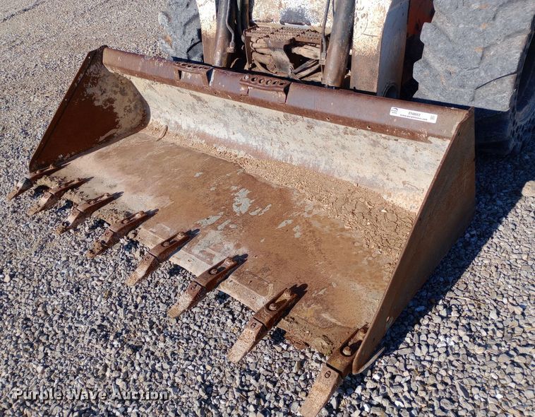 image for item EN8663 2011 Bobcat S750 skid steer loader