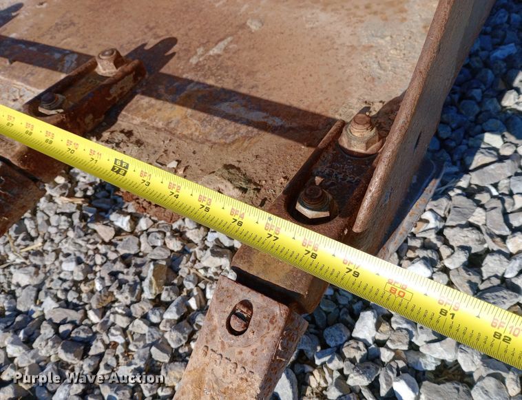 image for item EN8663 2011 Bobcat S750 skid steer loader