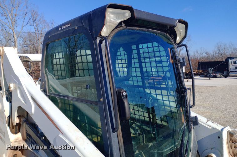 image for item EN8663 2011 Bobcat S750 skid steer loader