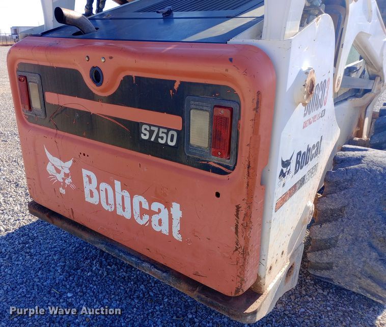 image for item EN8663 2011 Bobcat S750 skid steer loader