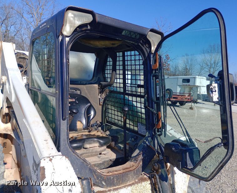 image for item EN8663 2011 Bobcat S750 skid steer loader