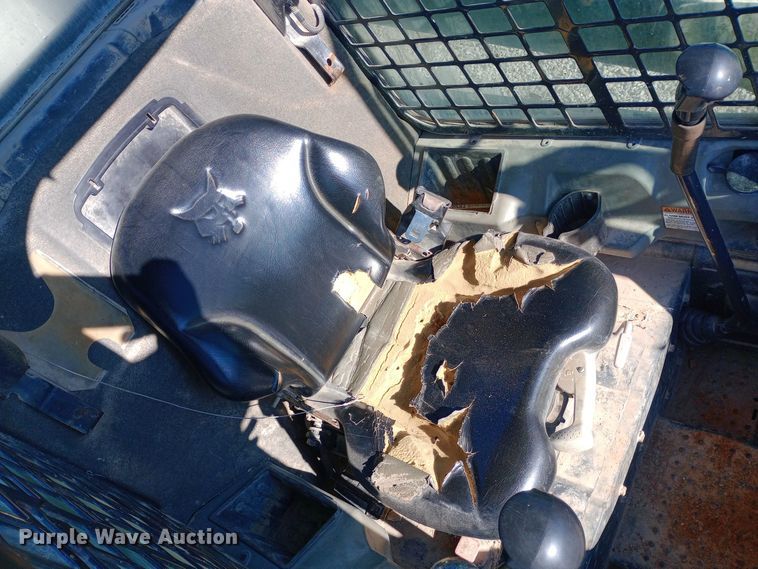 image for item EN8663 2011 Bobcat S750 skid steer loader