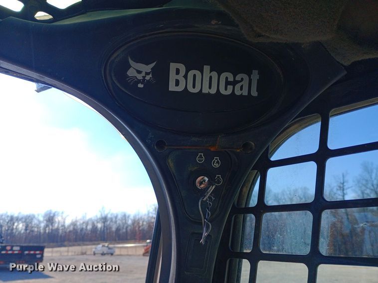 image for item EN8663 2011 Bobcat S750 skid steer loader