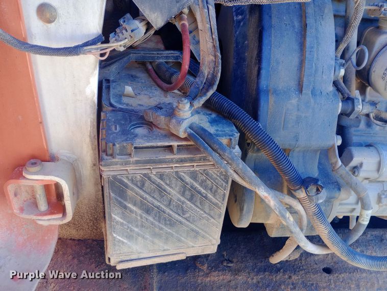 image for item EN8663 2011 Bobcat S750 skid steer loader