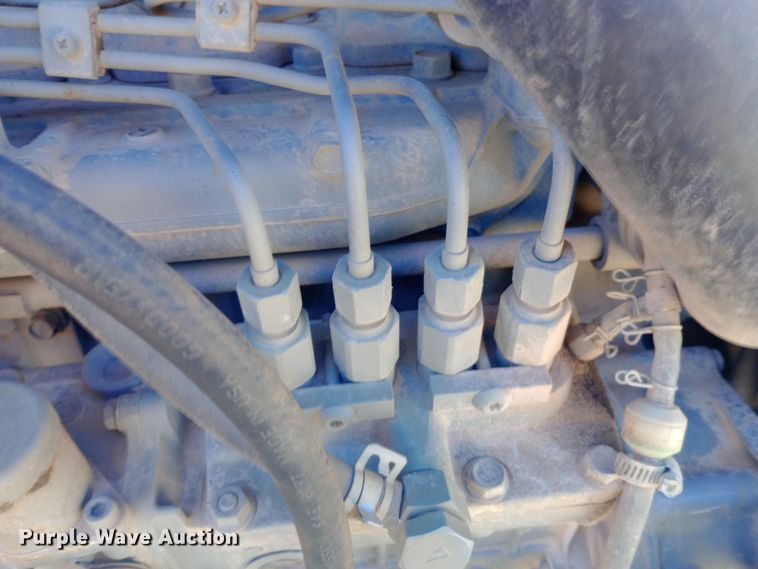 image for item EN8663 2011 Bobcat S750 skid steer loader