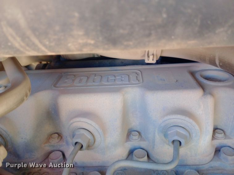 image for item EN8663 2011 Bobcat S750 skid steer loader