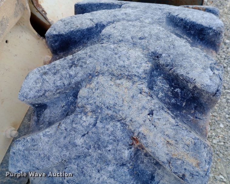 image for item EN8663 2011 Bobcat S750 skid steer loader