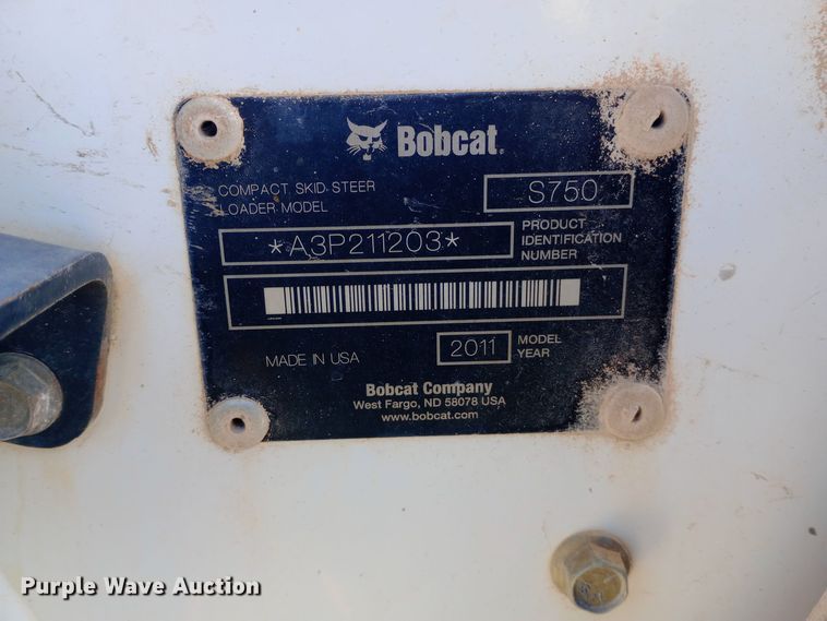 image for item EN8663 2011 Bobcat S750 skid steer loader