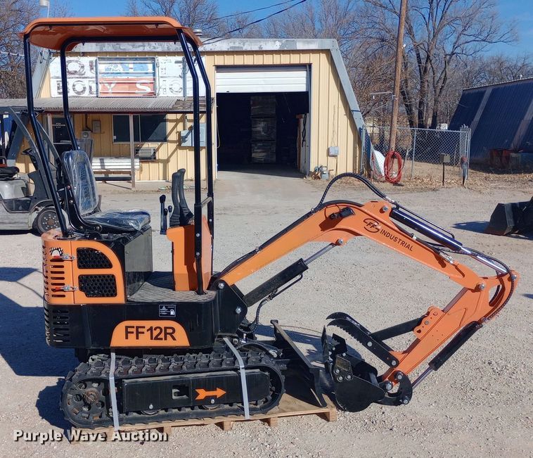 image for item EN8672 2024 FF Industrial  FF12R mini excavator