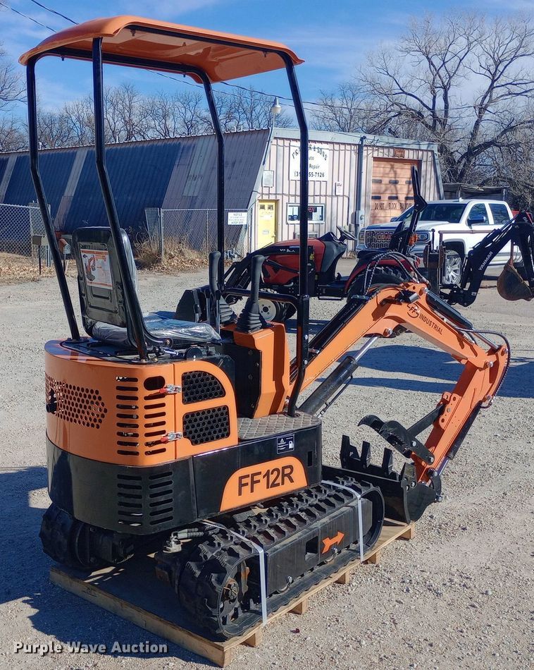 image for item EN8672 2024 FF Industrial  FF12R mini excavator