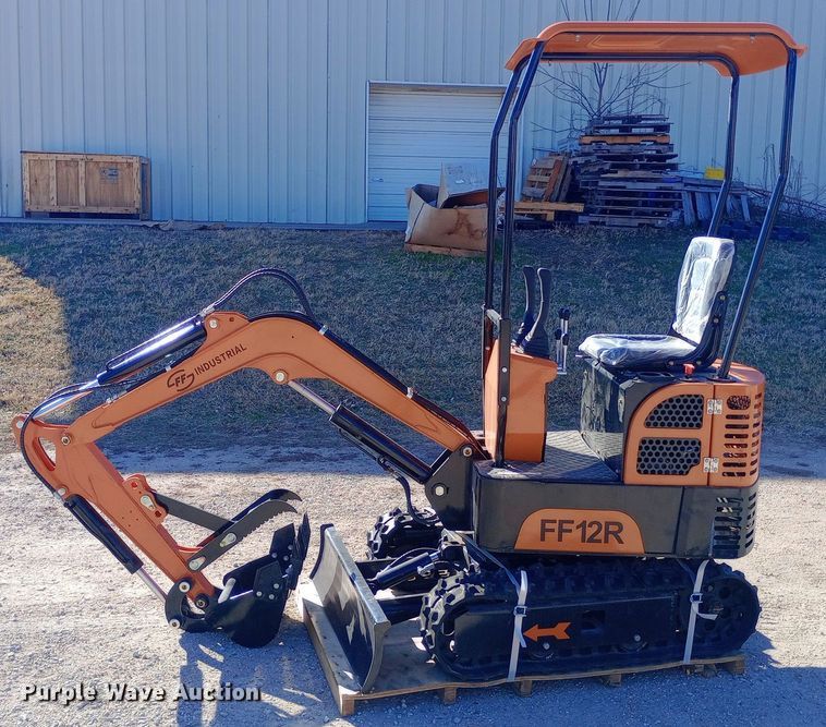 image for item EN8672 2024 FF Industrial  FF12R mini excavator