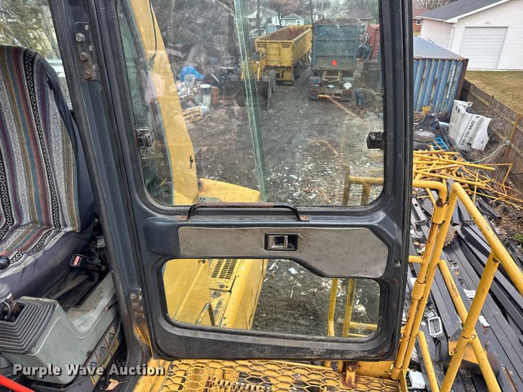 image for item OG9782 2001 Komatsu PC450LC-6K material handler