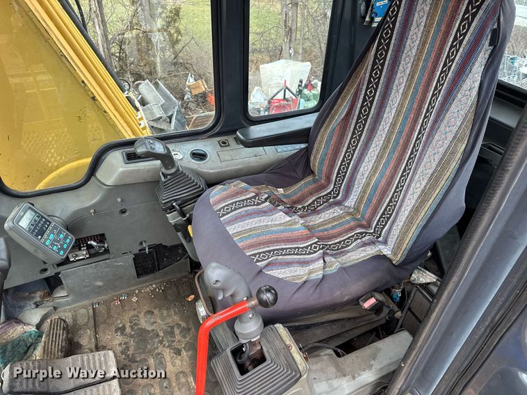 image for item OG9782 2001 Komatsu PC450LC-6K material handler