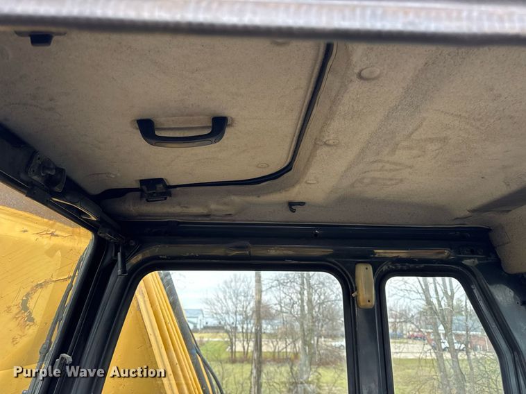 image for item OG9782 2001 Komatsu PC450LC-6K material handler