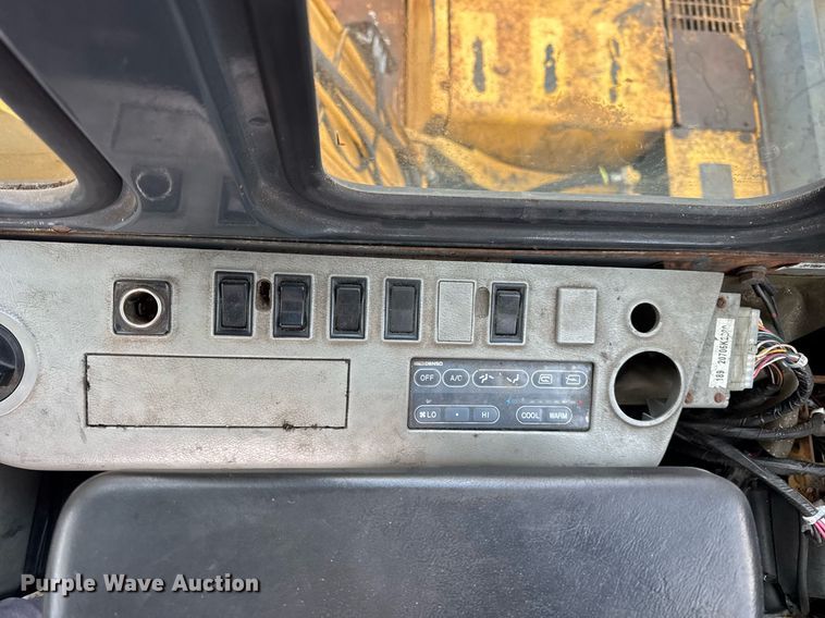 image for item OG9782 2001 Komatsu PC450LC-6K material handler