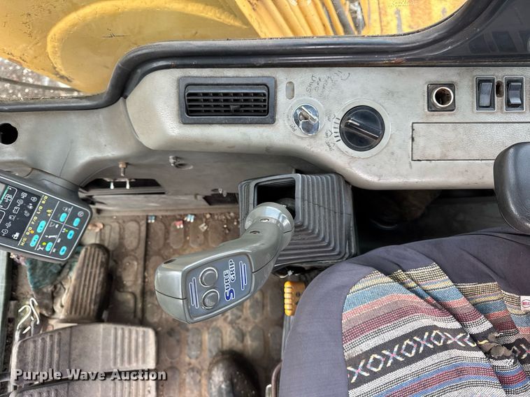 image for item OG9782 2001 Komatsu PC450LC-6K material handler