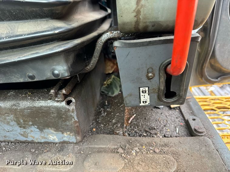 image for item OG9782 2001 Komatsu PC450LC-6K material handler