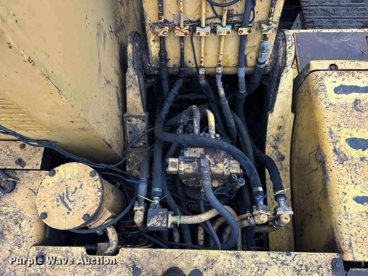 image for item OG9782 2001 Komatsu PC450LC-6K material handler