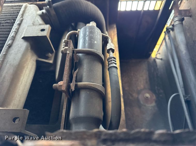 image for item OG9782 2001 Komatsu PC450LC-6K material handler