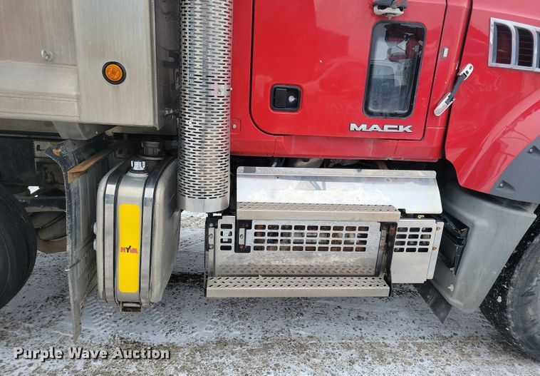 image for item OH9474 2018 Mack Granite GU700 dump truck