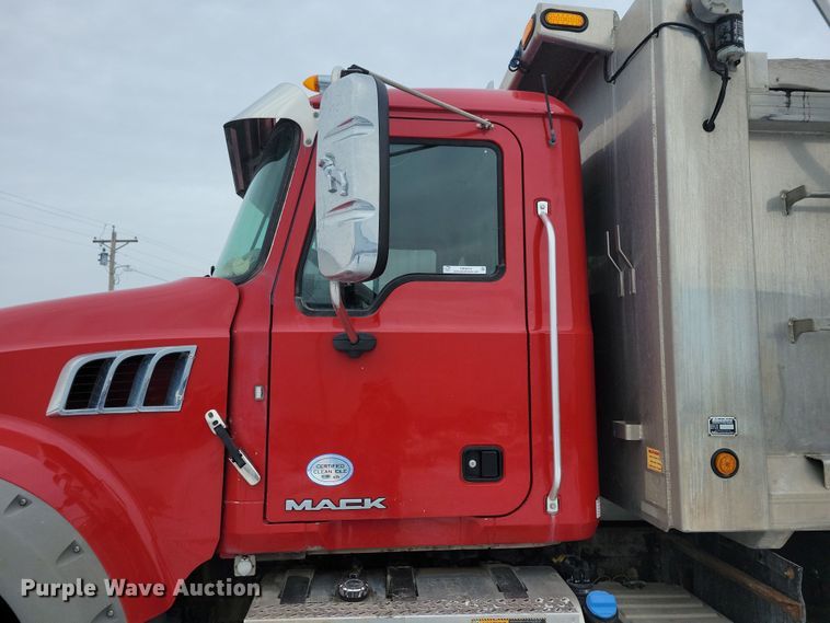 image for item OH9474 2018 Mack Granite GU700 dump truck