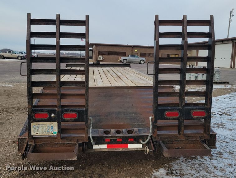 image for item OH9475 1997 Towmaster T30 equipment trailer