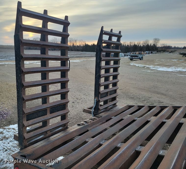 image for item OH9475 1997 Towmaster T30 equipment trailer