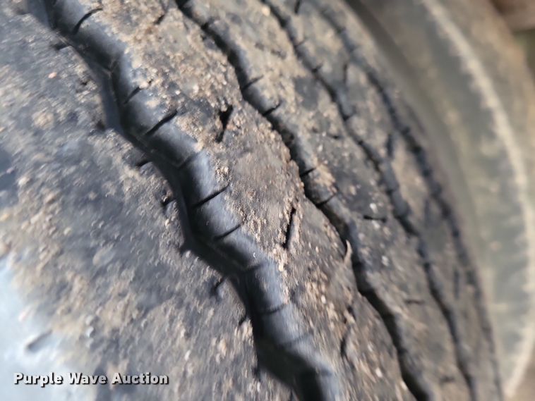 image for item OH9475 1997 Towmaster T30 equipment trailer