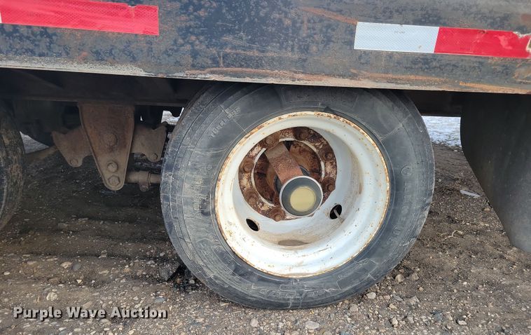 image for item OH9475 1997 Towmaster T30 equipment trailer