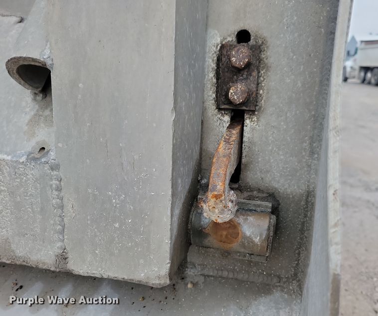 image for item OH9490 2019 Mack Granite GU700 dump truck