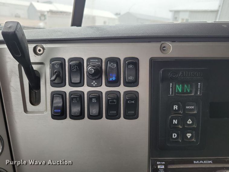 image for item OH9491 2018 Mack Granite GU700 dump truck