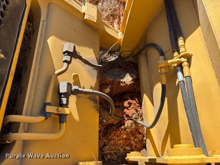 image for item OK9468 1996 Fiat-Hitachi FL145 track loader