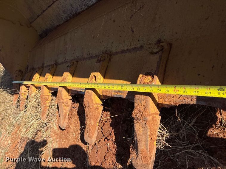 image for item OK9468 1996 Fiat-Hitachi FL145 track loader