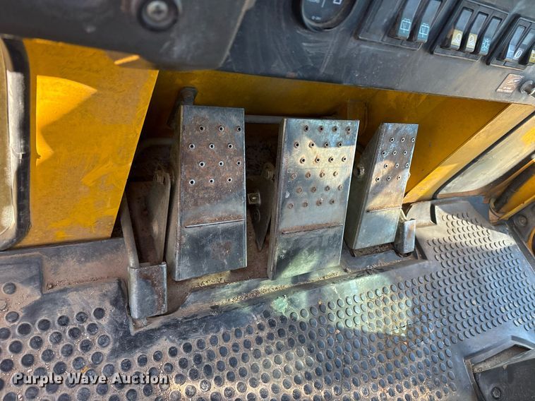 image for item OK9468 1996 Fiat-Hitachi FL145 track loader