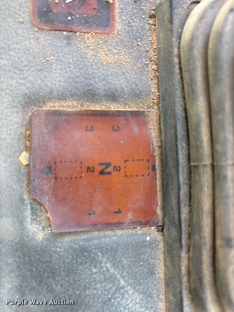 image for item OK9468 1996 Fiat-Hitachi FL145 track loader