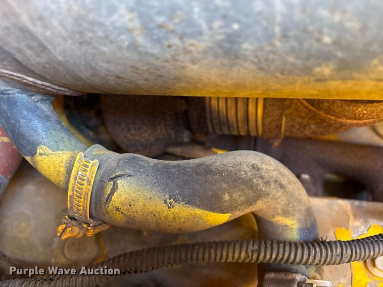 image for item OK9468 1996 Fiat-Hitachi FL145 track loader