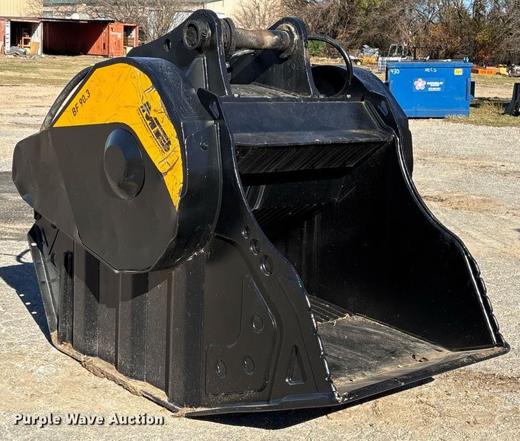 image for item OK9470 MB BF90 3 excavator rock crusher