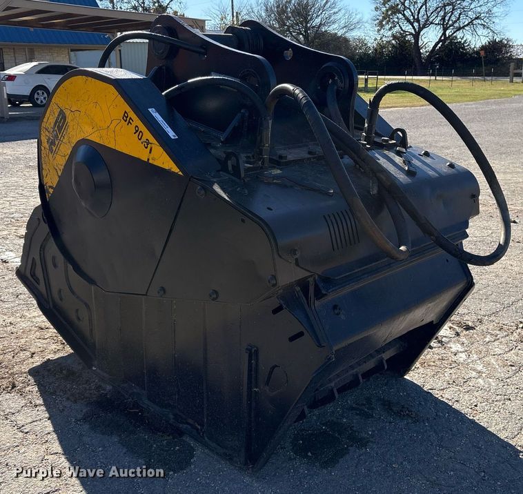 image for item OK9470 MB BF90 3 excavator rock crusher