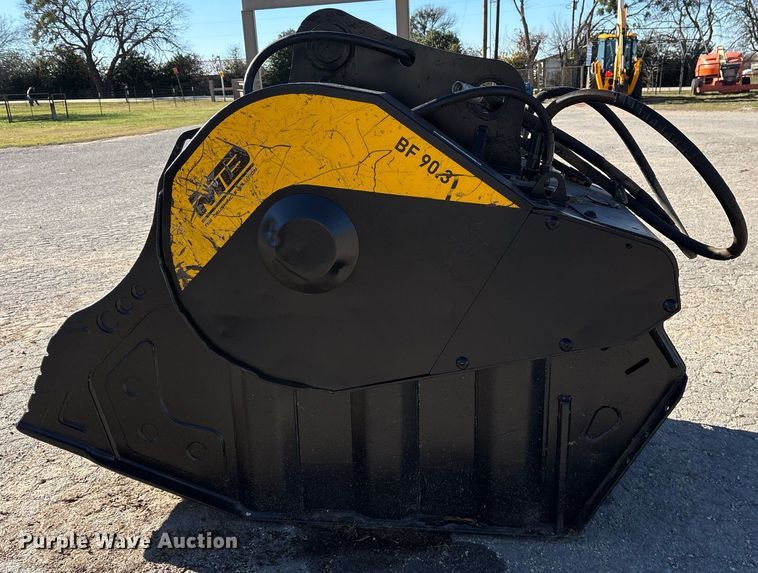 image for item OK9470 MB BF90 3 excavator rock crusher