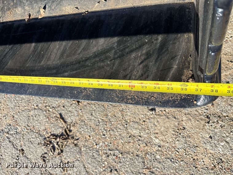 image for item OK9470 MB BF90 3 excavator rock crusher