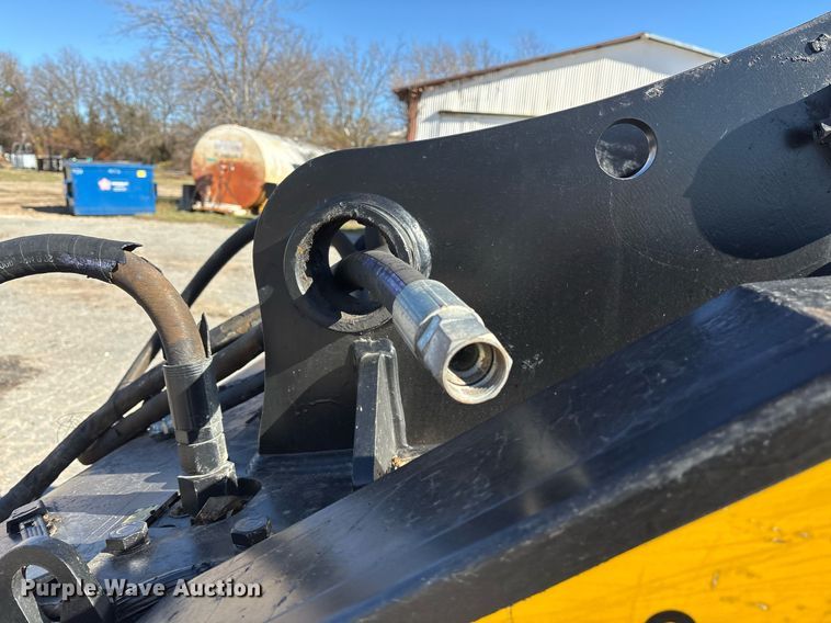 image for item OK9470 MB BF90 3 excavator rock crusher