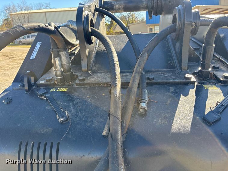 image for item OK9470 MB BF90 3 excavator rock crusher