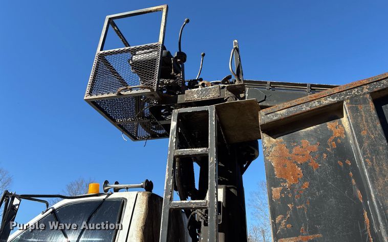 image for item OK9484 1999 GMC Kodiak C7500 grapple crane truck