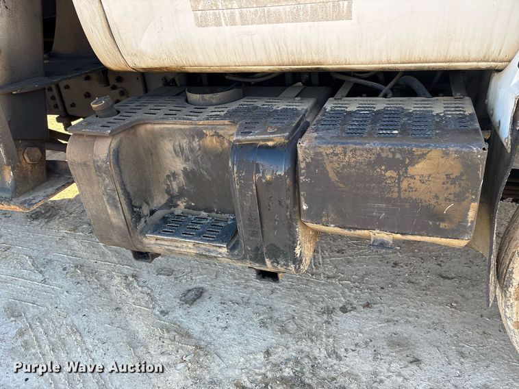 image for item OK9484 1999 GMC Kodiak C7500 grapple crane truck