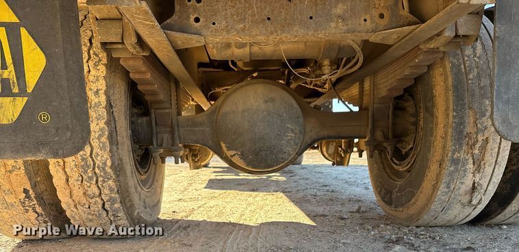 image for item OK9484 1999 GMC Kodiak C7500 grapple crane truck