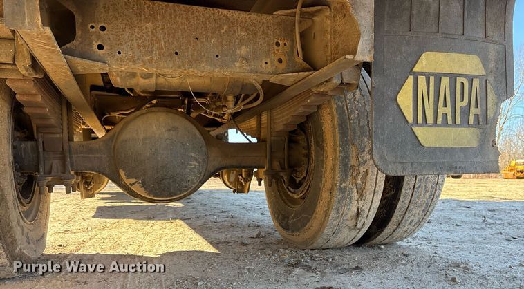 image for item OK9484 1999 GMC Kodiak C7500 grapple crane truck