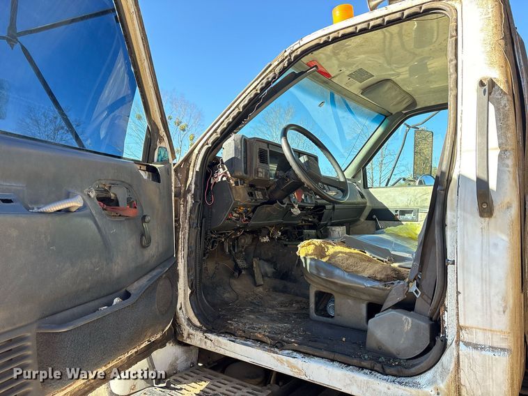 image for item OK9484 1999 GMC Kodiak C7500 grapple crane truck